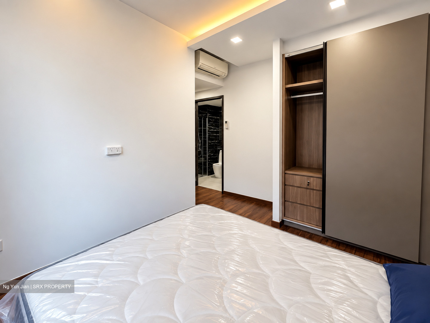 The Brownstone (D27), Condominium #612555261